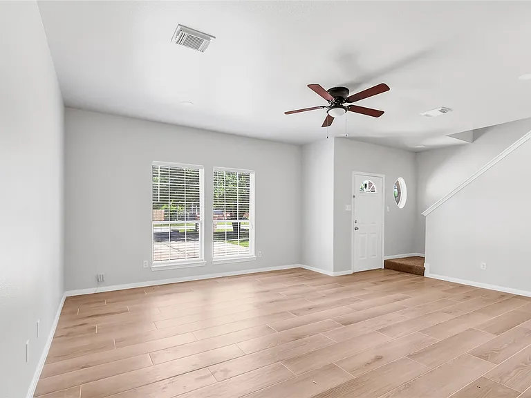 10445 Wicklowe St #1 — Photo 32