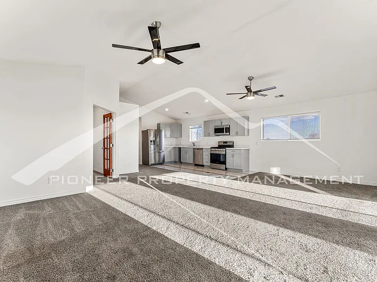 6634 Julian St — Photo 3