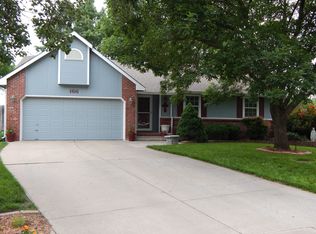 166 E Chestnut Dr, Mulvane, KS 67110