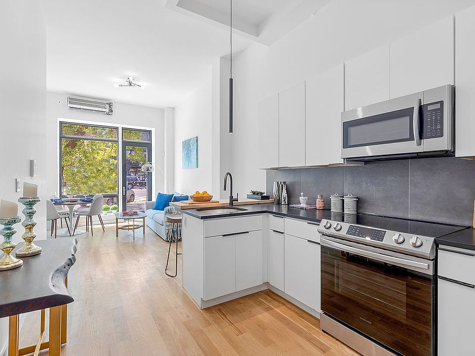 1st image of 11A Somers St Unit Garden