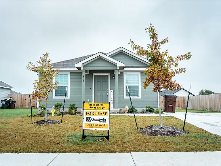 406 Halfmoon Dr — Photo 2
