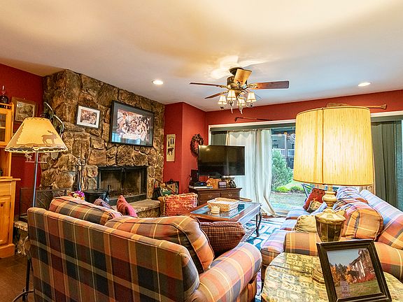 2nd image of 12 Harbor Ln