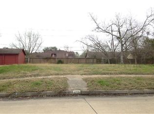 611 Lakeview Dr, Sugar Land, TX 77498