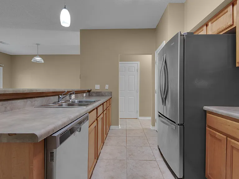 2125 Tom St — Photo 12
