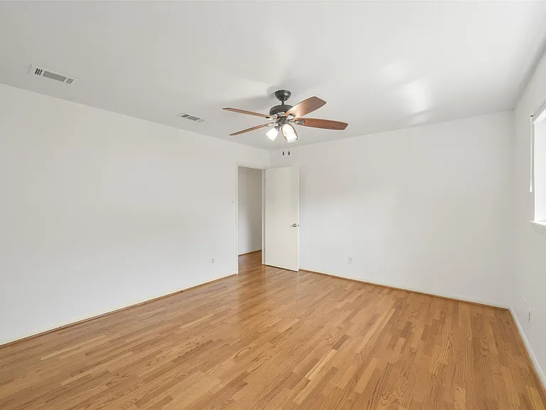8415 Braesdale Ln — Photo 25