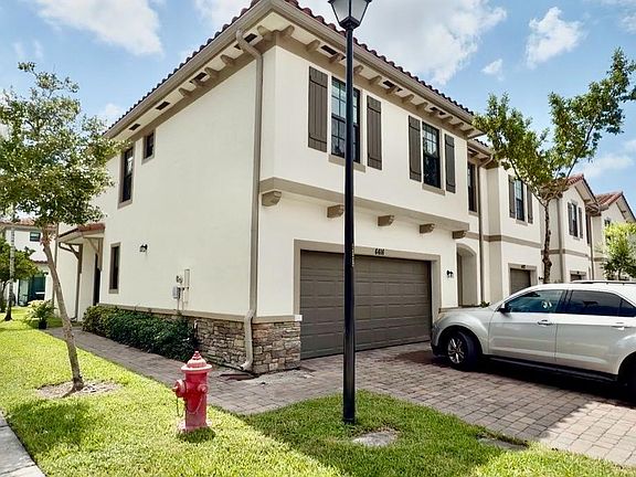 2nd image of 4414 HEMLOCK Drive