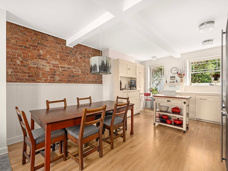 1st image of 259 Wythe Ave #Townhouse 1