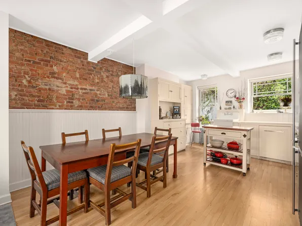 259 Wythe Avenue image 1 of 11