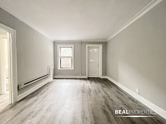 3rd image of 1347 N Dearborn St #1347408