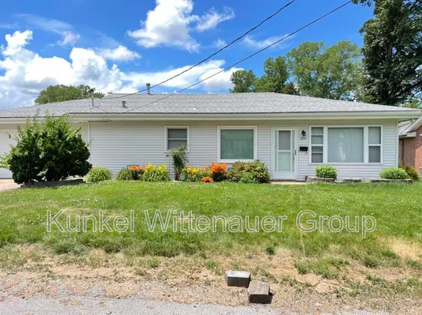 1211 E C St, Belleville, IL 62221