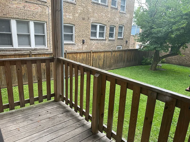 2452 W Albion Ave — Photo 13