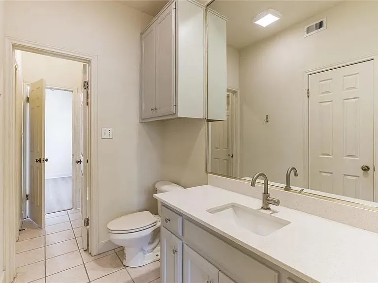 2100 San Gabriel St #101 — Photo 3