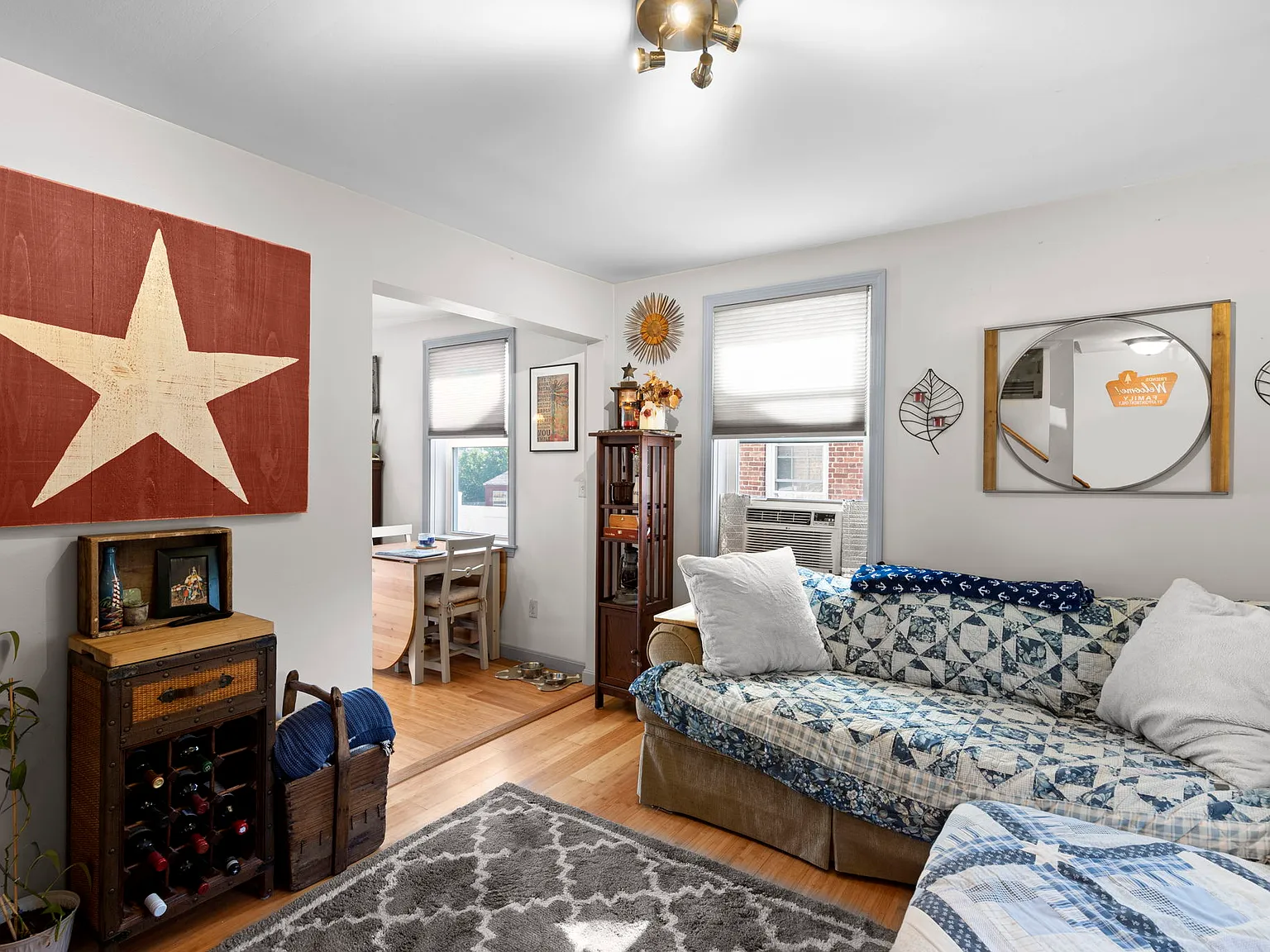 2 bed, 720 sqft, $2,500 — Photo 3