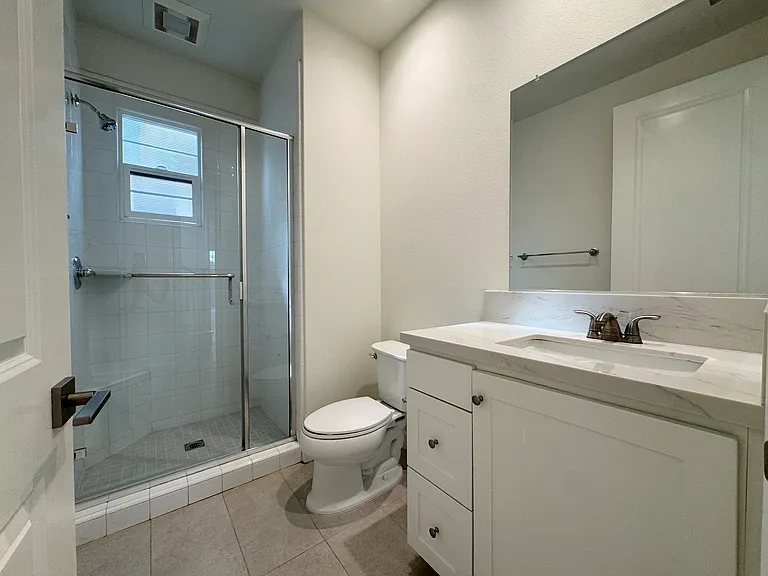 128 Hargrove — Photo 23