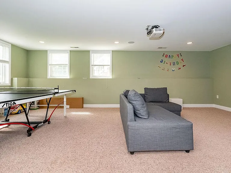 25 Village Dr — Photo 32