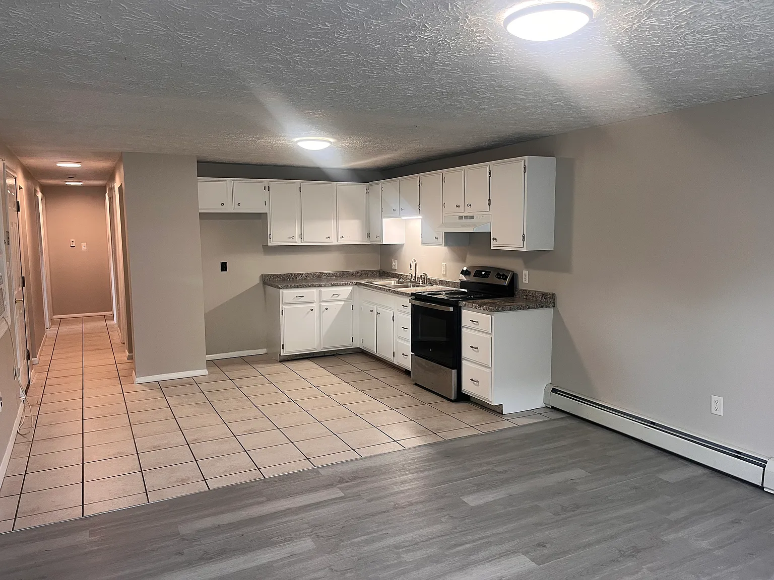3 bed, 996 sqft, $2,350 — Photo 2