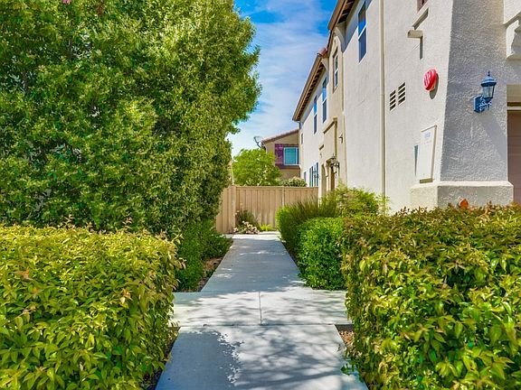 3rd image of 41674 Timberwood Ave Unit 2