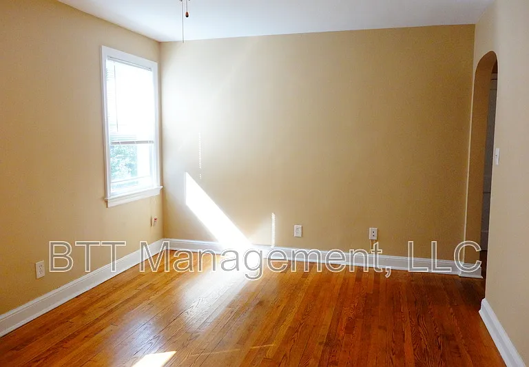 8405 Greenwood Ave #2 — Photo 4