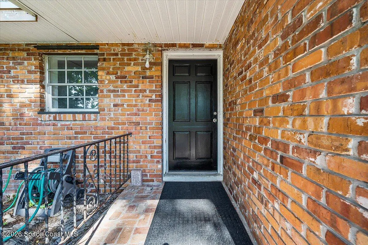 2 bed, 1.0 bath, 1257 sqft, $2,100 — Photo 3