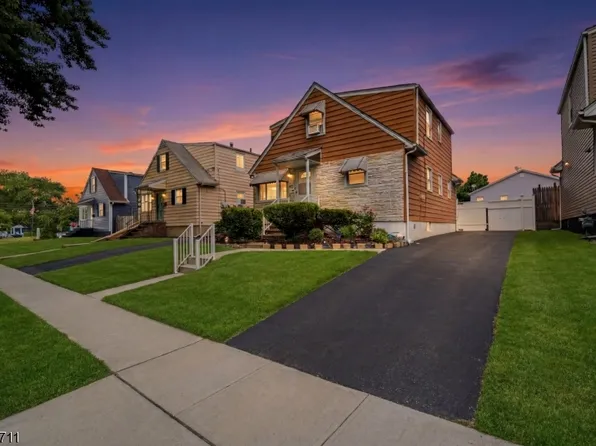 1875 Paterson St, Rahway City, NJ 07065