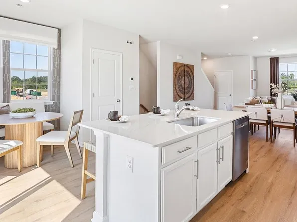 36 Forest Park Dr, Waretown, NJ 08758