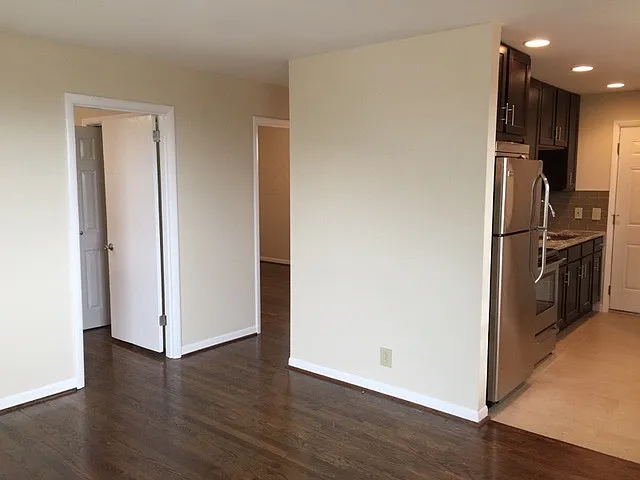 2 bed, 700 sqft, $1,550 — Photo 2