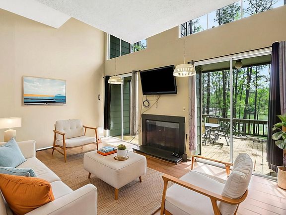 5th image of 178 Villa Way