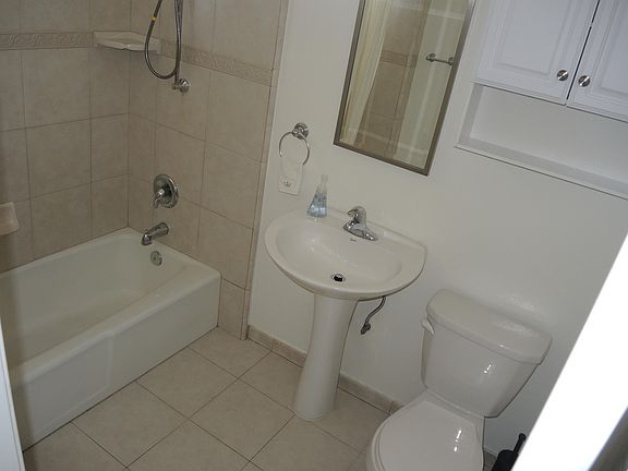 5th image of 1110 E 21st St