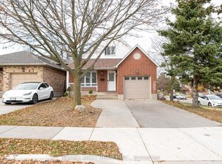 721 Acadia Dr, Hamilton, ON L8W3V2