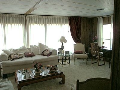 4th image of 693 Mahogany Dr