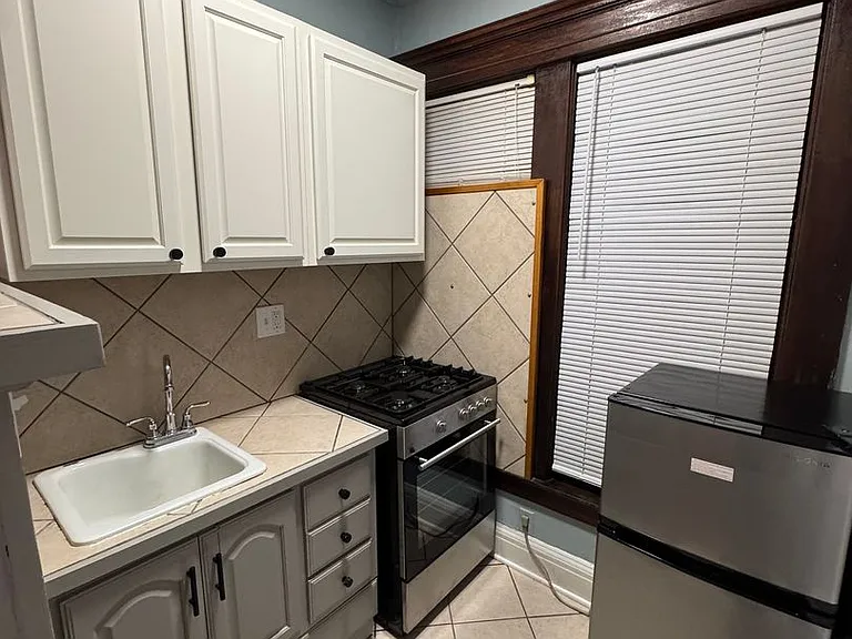 1338 Washtenaw Ave — Photo 8
