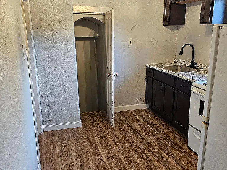 730 Walnut St #2W — Photo 2