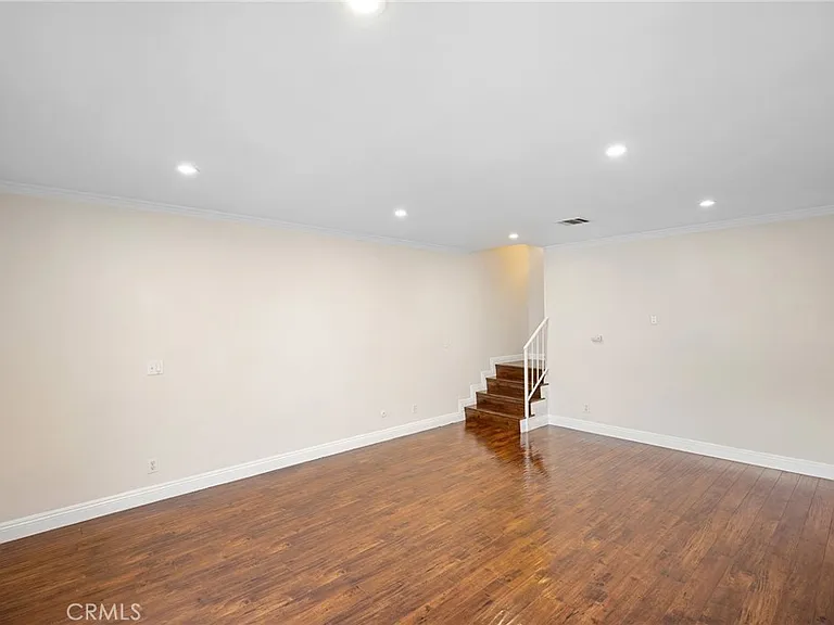 121 Sinclair Ave #206 — Photo 8