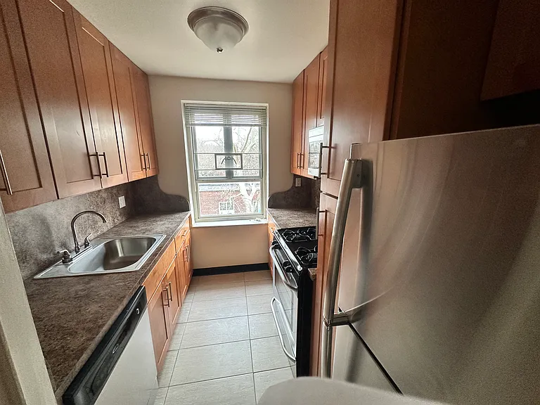 196-11 69th Ave #2B — Photo 5