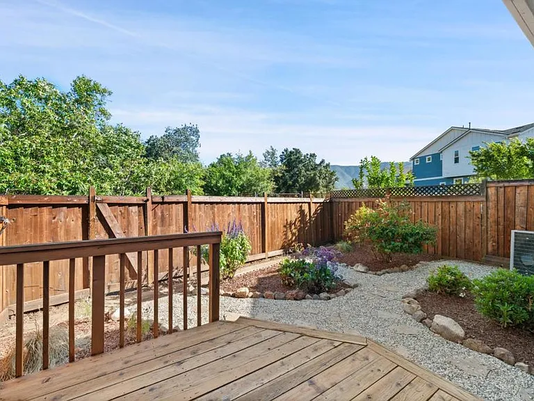 1545 Camden Village Cir — Photo 3