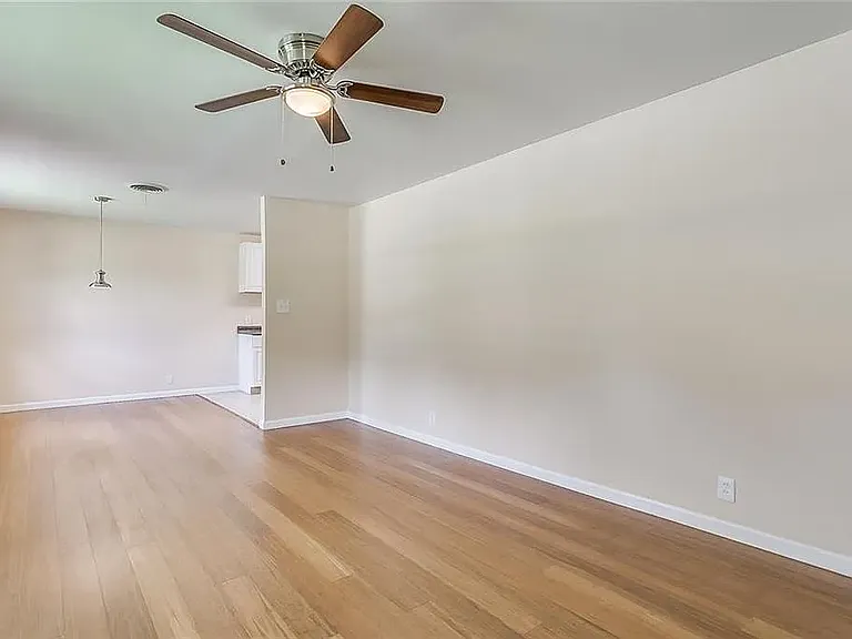 2709 New York Ave — Photo 5