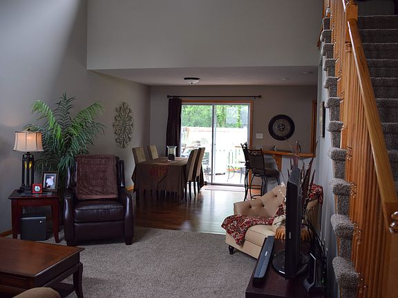 3rd image of 609 N Cloverdale Ave