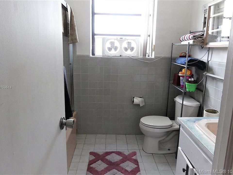 2nd image of 1580 Calais Dr #0