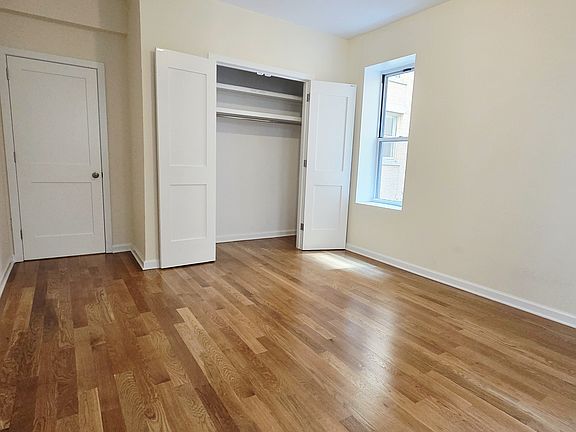 4th image of 302 W 87th St #24