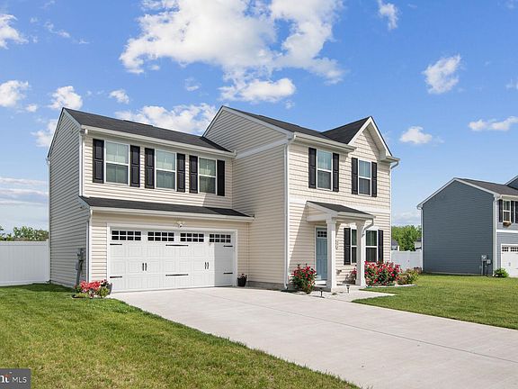 2nd image of 206 Bowline Dr