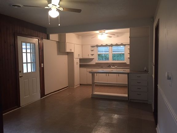 5th image of 532 Woodlawn Ave