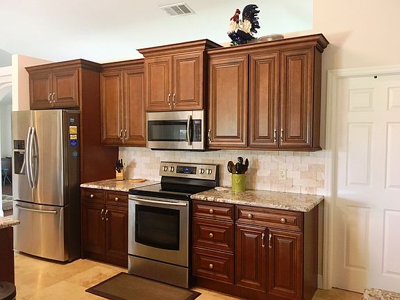 5th image of 3519 SW 11th Pl