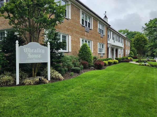 1 Bengeyfield Drive #2G, East Williston, NY 11596