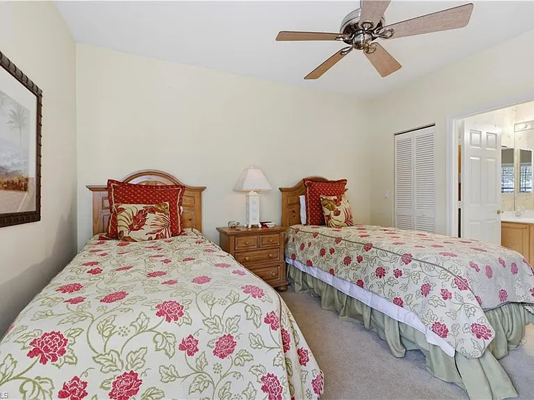 27038 Oakwood Lake Dr — Photo 19