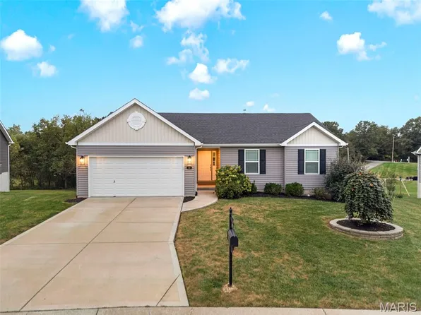 10 Majestic Lakes Ct, Moscow Mills, MO 63362