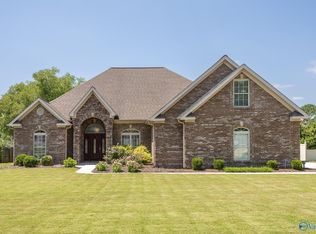 2701 Summerwind Dr SE, Decatur, AL 35603