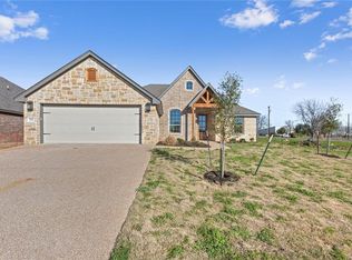 916 Edinburgh Dr, Mcgregor, TX 76657