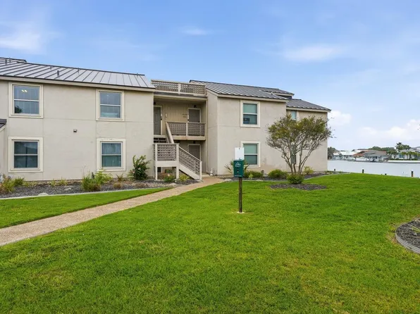 2515 Bayhouse Dr, Rockport, TX 78382