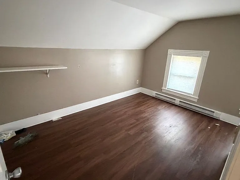 325 Rogers St — Photo 17