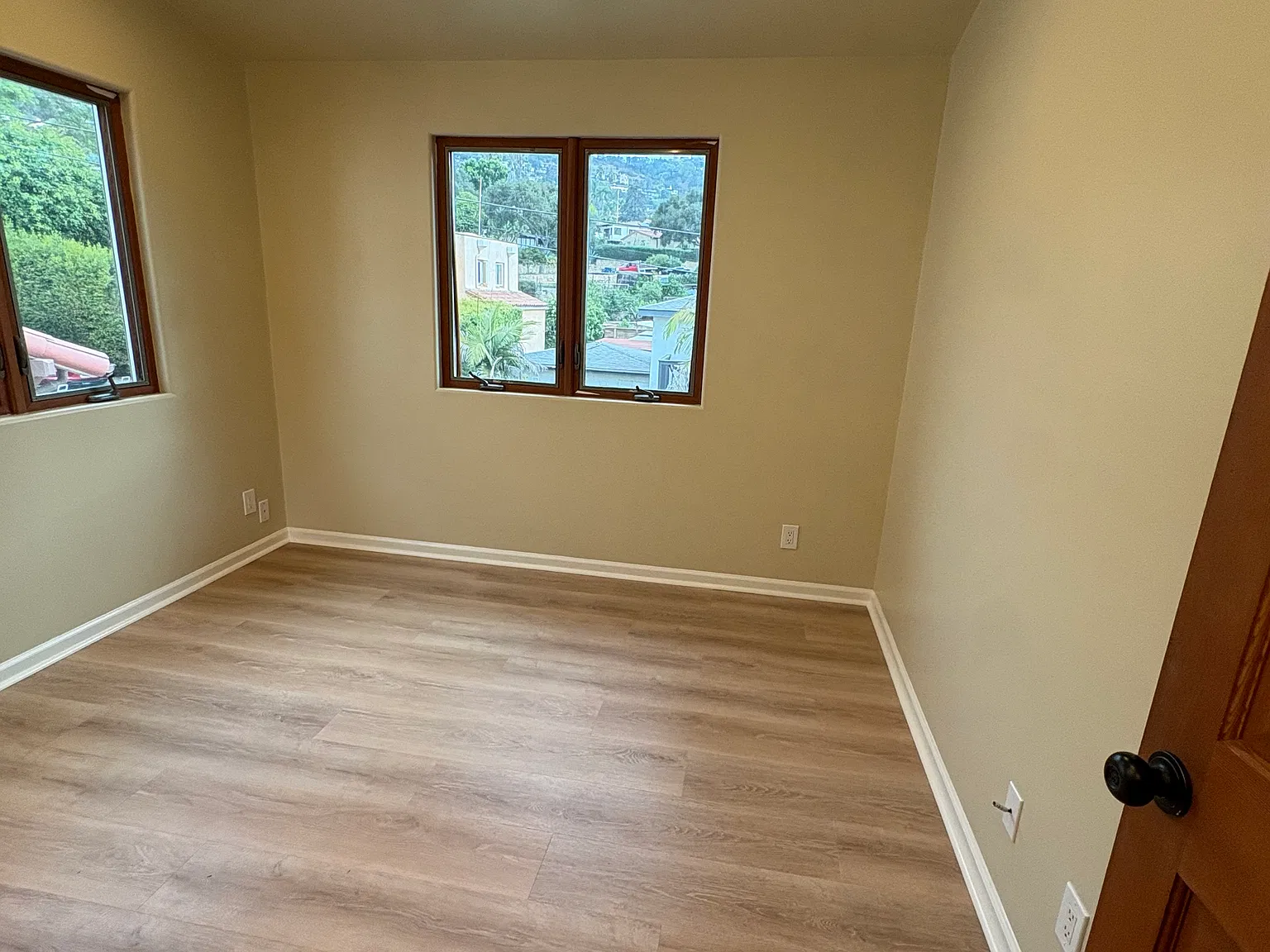 3 bed, 1347 sqft, $5,250 — Photo 2